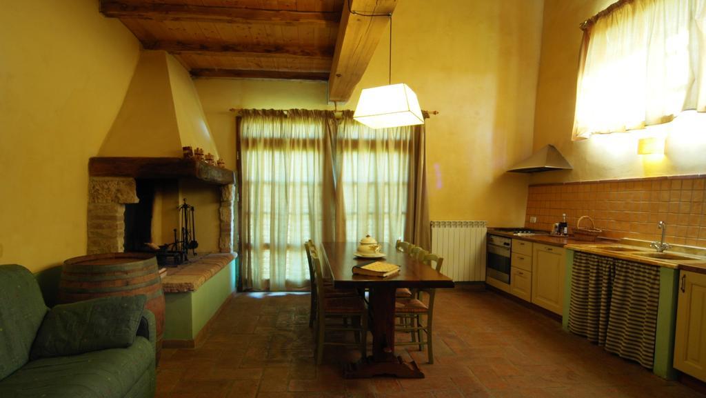Agriturismo Podere La Marronaia Σαν Τζιμινιάνο Δωμάτιο φωτογραφία